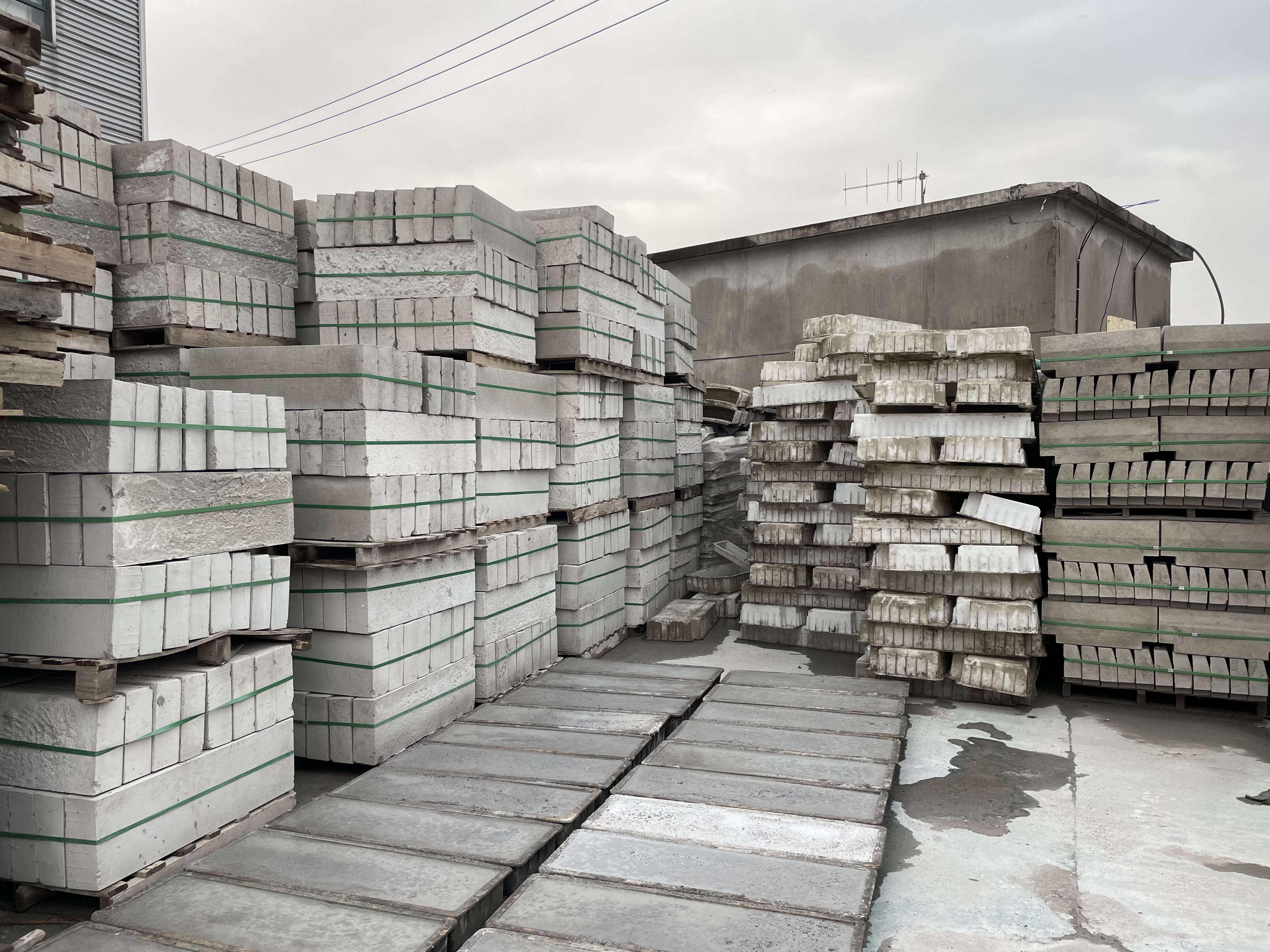 江蘇邁道工程建材有限公司預制水泥混凝土路沿石路牙石路緣石道路側平石現貨量大可按需定制